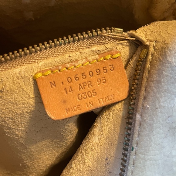 Authentic Vintage Etro Handbag - Picture 15 of 16